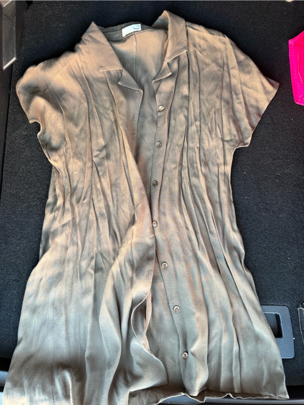 Wilfred Sleeveless Button-Down Top in Taupe